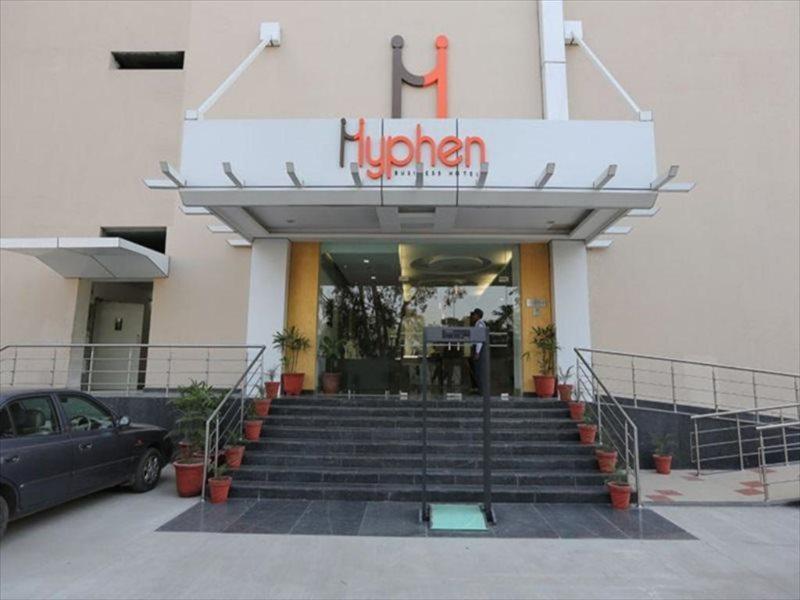 Hotel Hyphen Premier Meerut Exterior foto